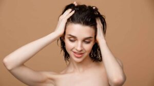 Après shampoing : 4 conseils pour choisir un produit adapté à votre chevelure